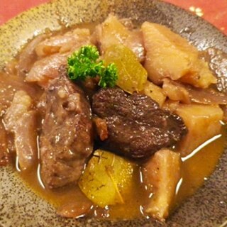 焼肉じゃがのワイン煮